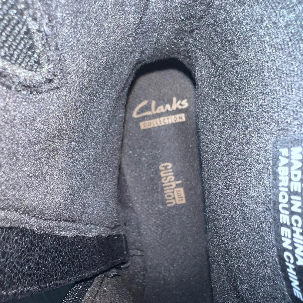 Clarks soft cushion ankle boots. Size 7M. Black - Picture 5 of 10